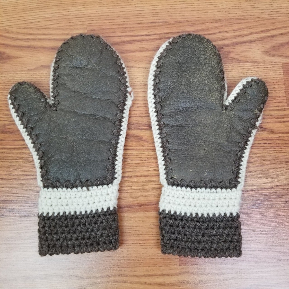 SOLD⭐️70s Leather Crochet Handmade Mittens - Picture 3 of 4
